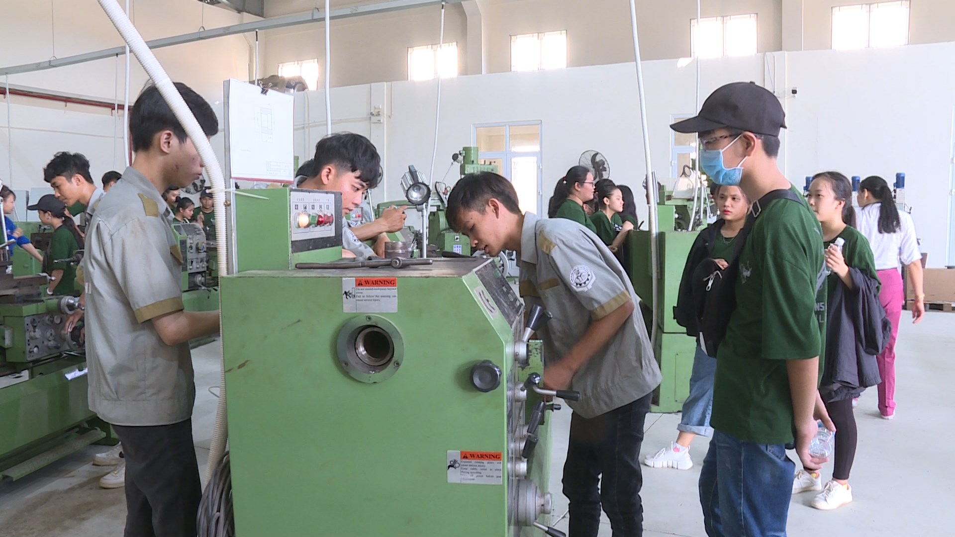 Đài Phát thanh và Truyền hình Khánh Hòa – Trường Cao Đẳng Kỹ thuật Công nghệ Nha Trang tư vấn tuyển sinh nghề Đài Phát thanh và Truyền hình Khánh Hòa – Trường Cao Đẳng Kỹ thuật Công nghệ Nha Trang tư vấn tuyển sinh nghề